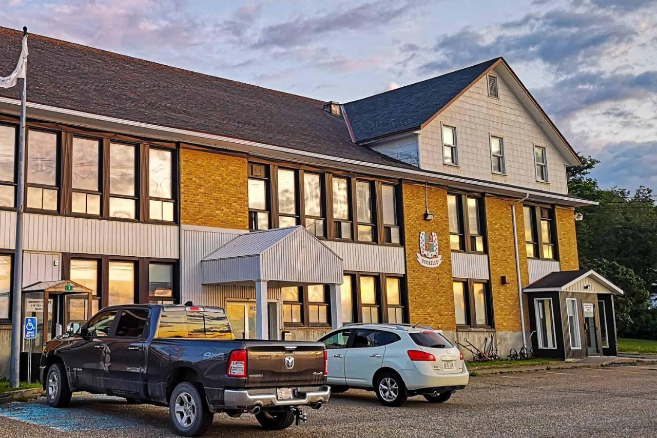 Lofts Hotel Gaspesie Sainte Anne des Monts Экстерьер фото