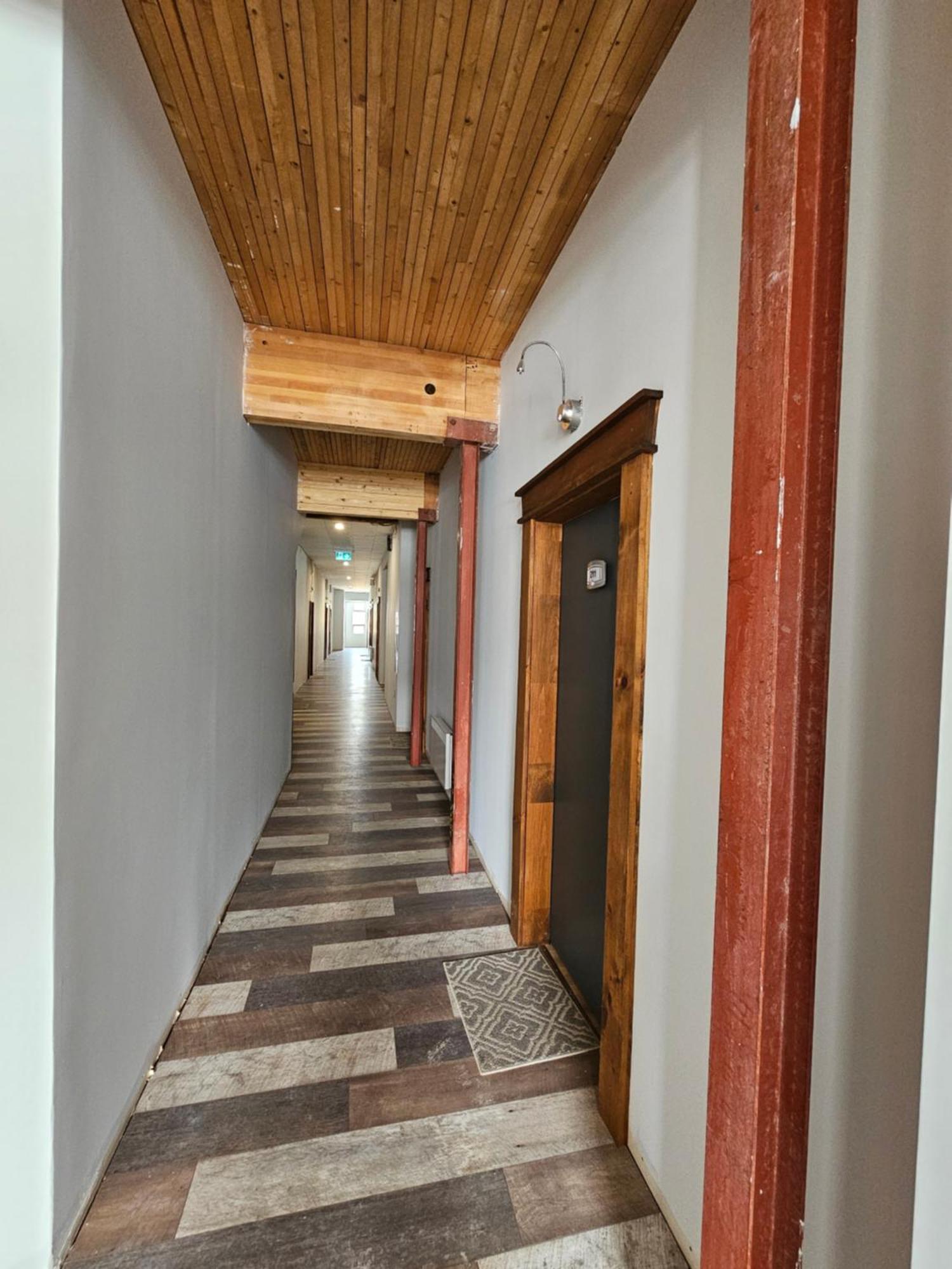 Lofts Hotel Gaspesie Sainte Anne des Monts Экстерьер фото